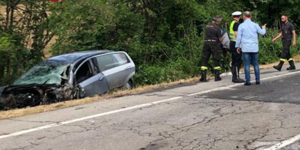 Serramazzoni, sestolese ferito nello schianto con l'auto contro un camion sulla Nuova Estense