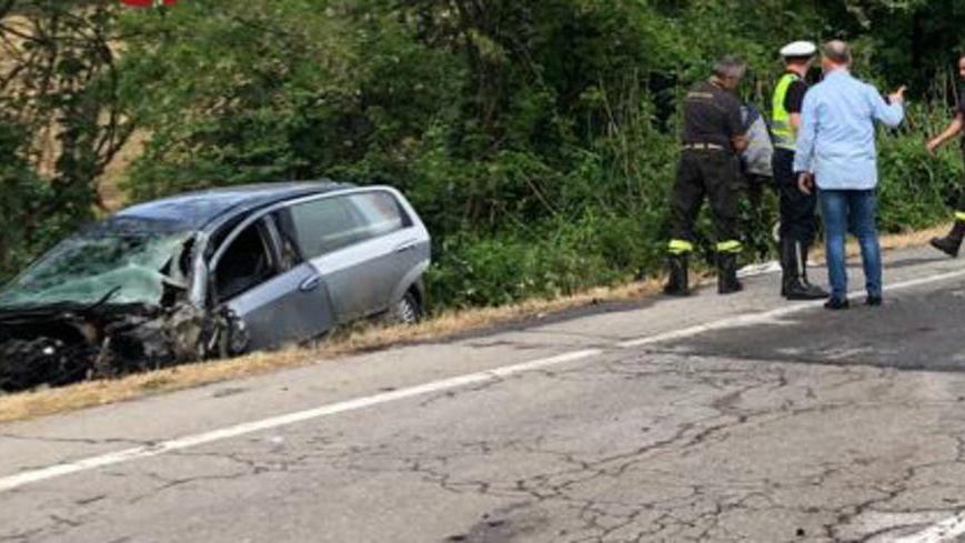 Serramazzoni, sestolese ferito nello schianto con l'auto contro un camion sulla Nuova Estense