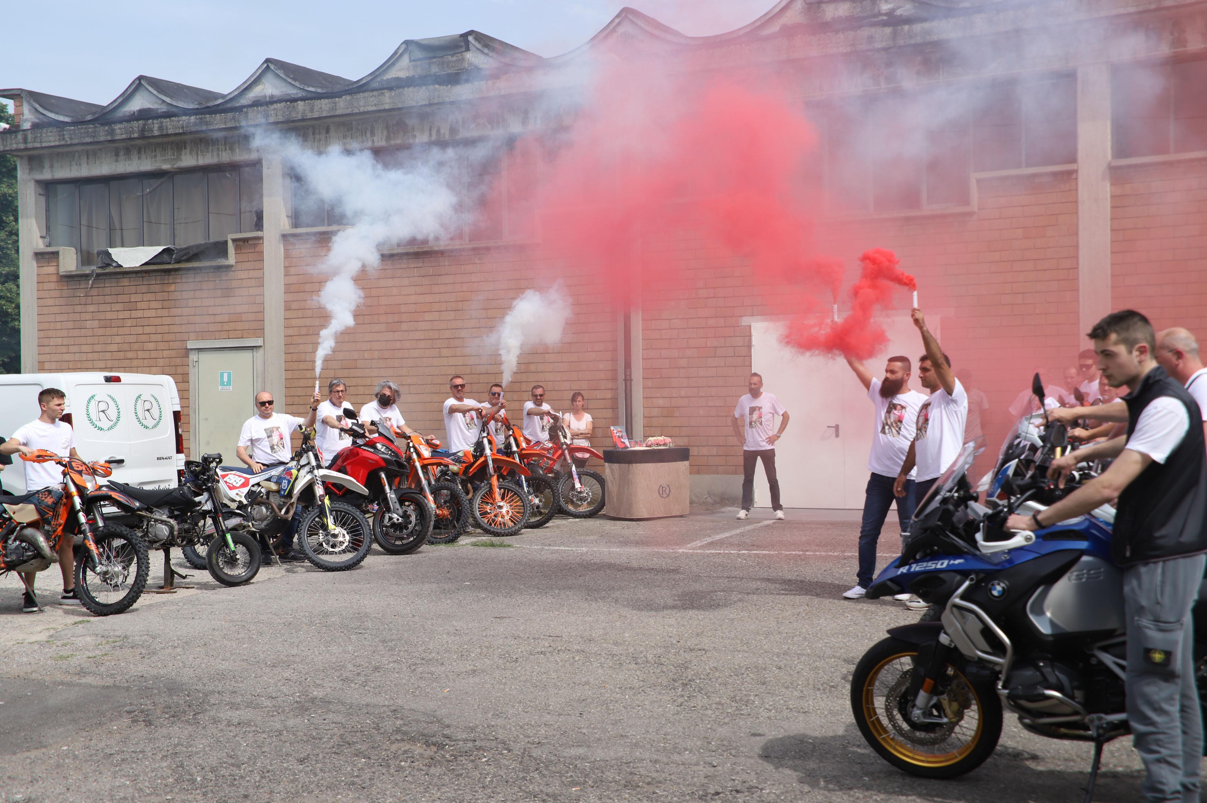 Scandiano, Irene salutata con una grande festa Il ricordo con foto, palloncini e moto 