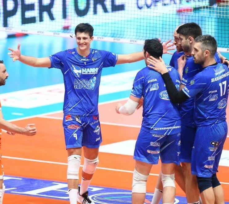 Modena Volley, il destino toglie l’azzurro a Rinaldi: «Ma fra un mese torno in campo» 