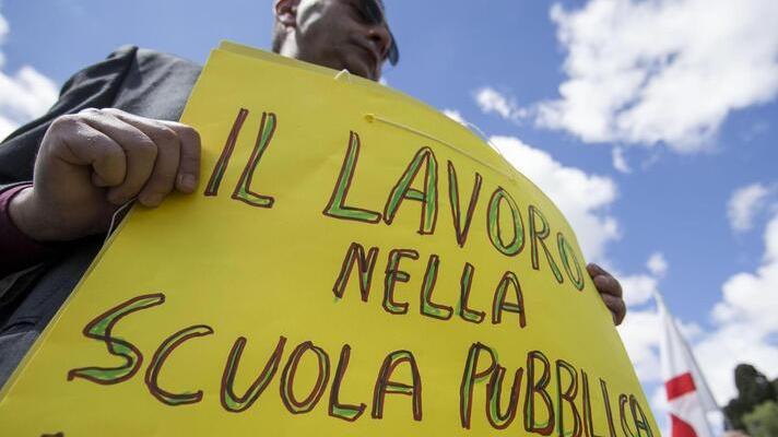 Lunedì la scuola pubblica si ferma: sciopero per assunzioni e salario