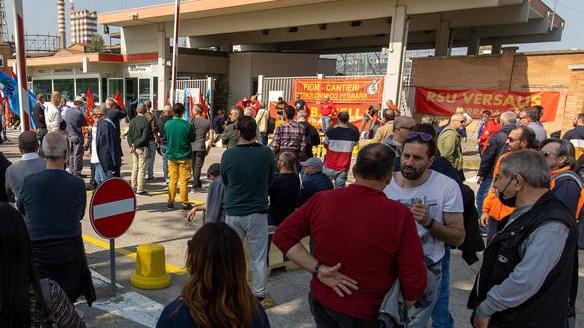 Petrolchimico, Rsu Basell in ansia