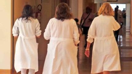 Ferrara, medici introvabili, super-compensi: mille euro per un turno di 12 ore