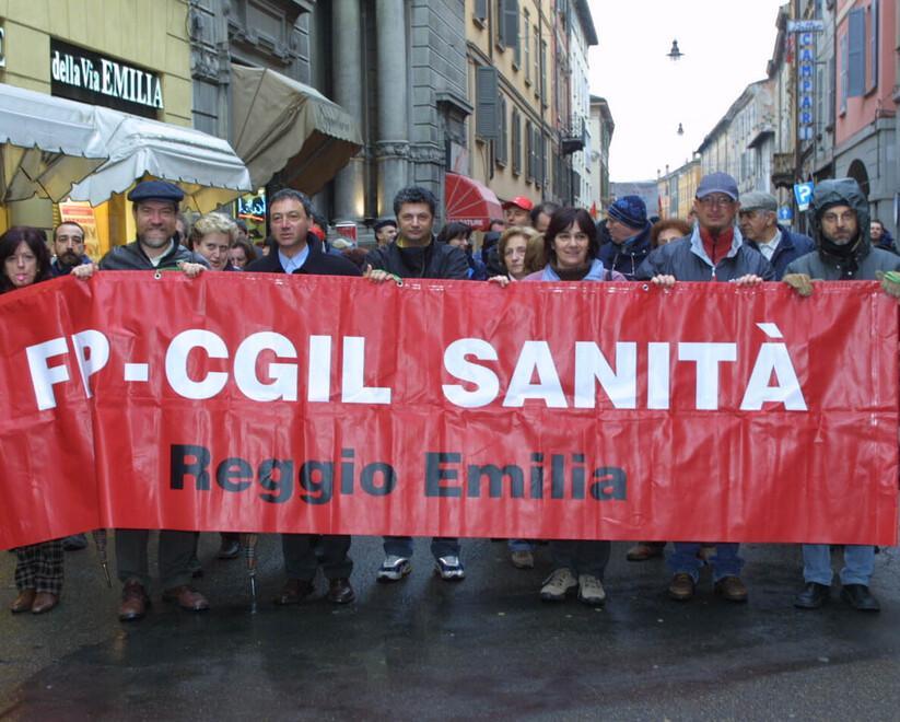 I sindacati contro l’Ausl reggiana: «Non rispetta l’intesa per i medici»