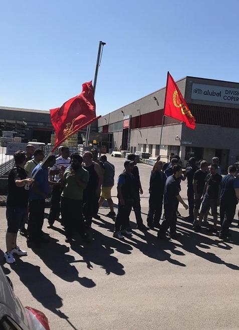 Bagnolo in piano, grave infortunio alla Alubel. Fiom: «Sistemi di sicurezza disattivati» 