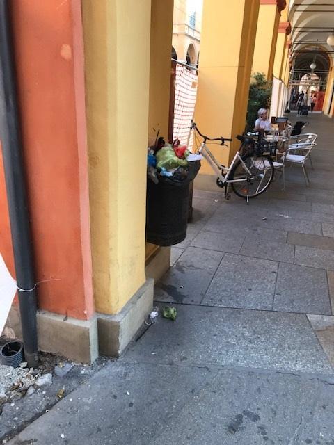 Modena, la protesta: «Corso Canalchiaro: degrado e sporcizia Con il cantiere nessuno pulisce»