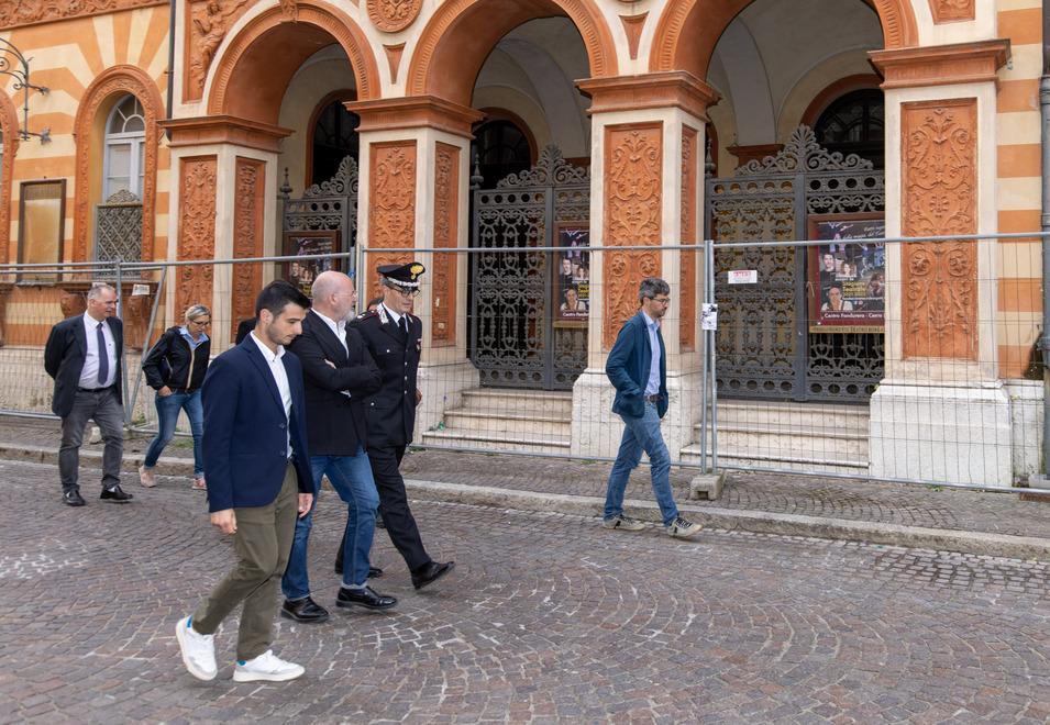 Sisma, Bonaccini bacchetta Cento: «Siete indietro, datevi da fare» 