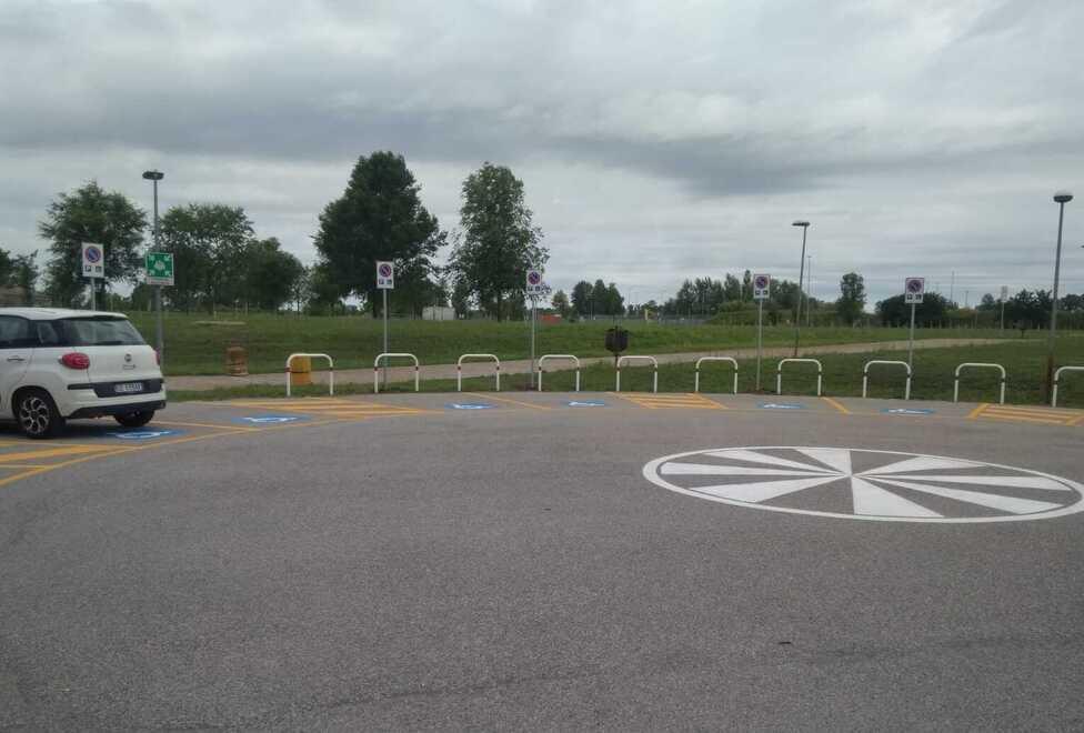 Ferrara, al Sant'Anna stalli per disabili vicino alla Riabilitazione 