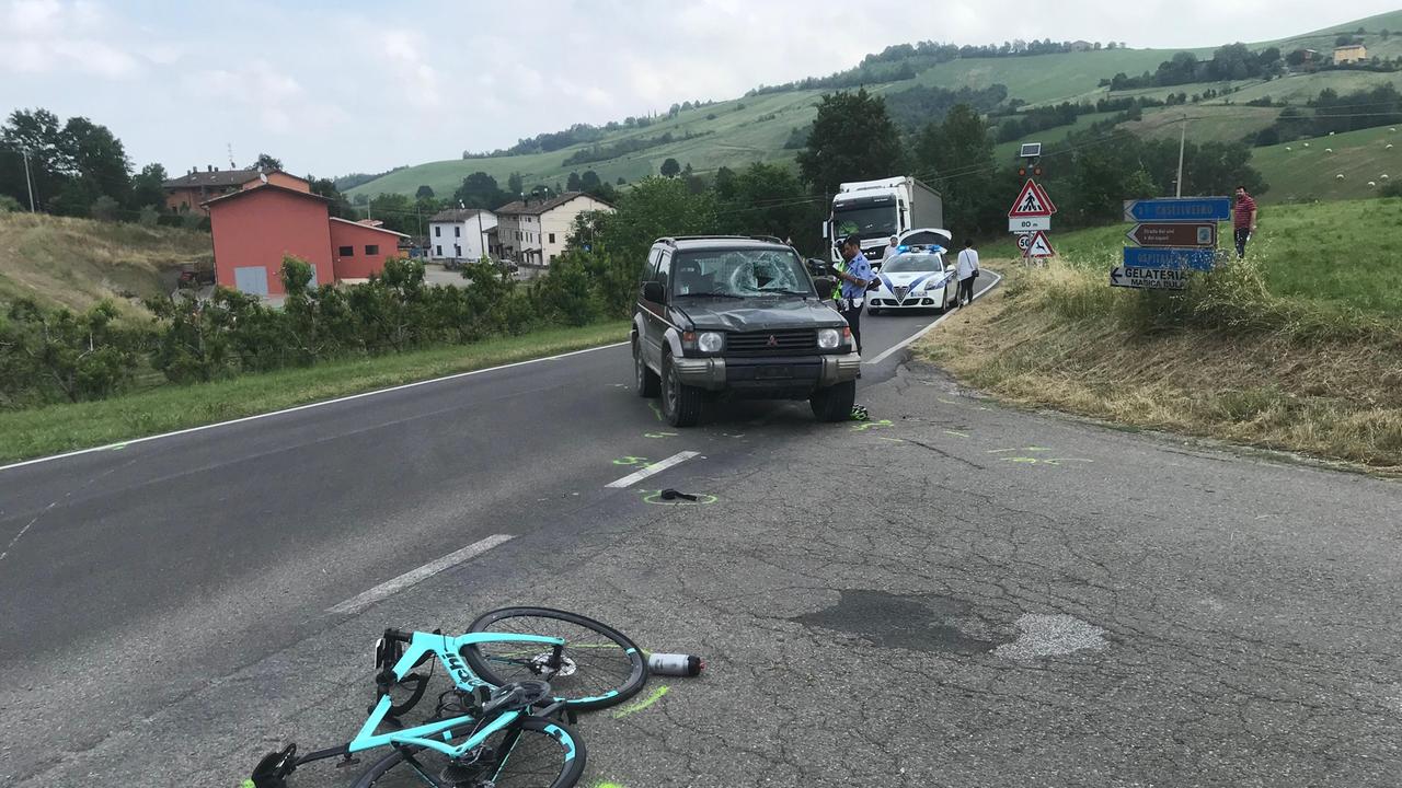 Castelvetro, schianto in bici: anziano grave