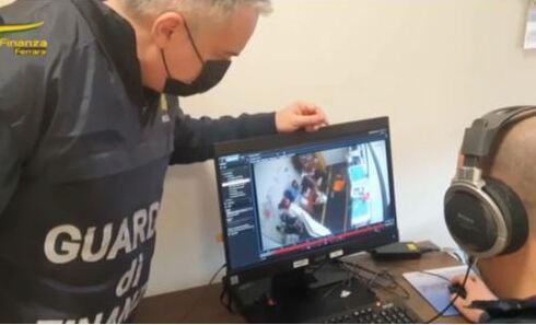 Ferrara, finti tamponi per falsi green pass: adesso tocca alle due farmaciste 