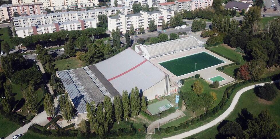 Empoli, la piscina riapre ma resta l’incertezza e aumentano i prezzi: rincari fino al 60% 