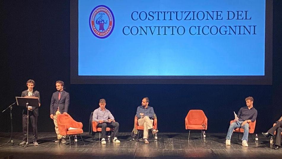 Uno scatto della presentazione della Costituzione del Convitto Cicognini avvenuta ieri mattina al teatro Metastasio di Prato
