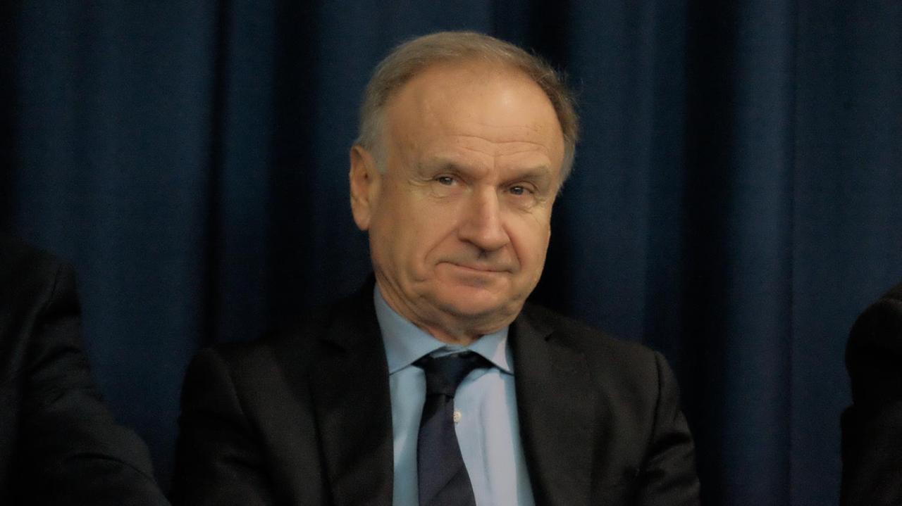 Petrucci, stasera arbitra tu