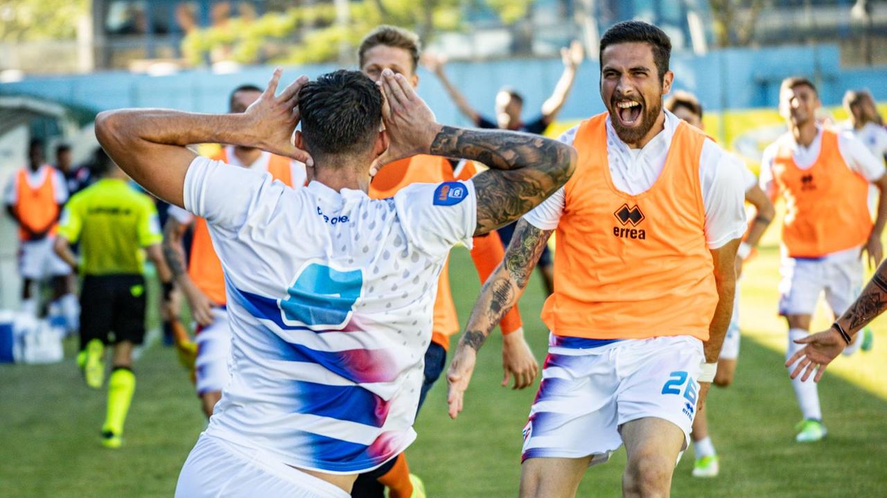 L'esultanza di Origlio dopo il gol dell'1-0 (foto USFG)
