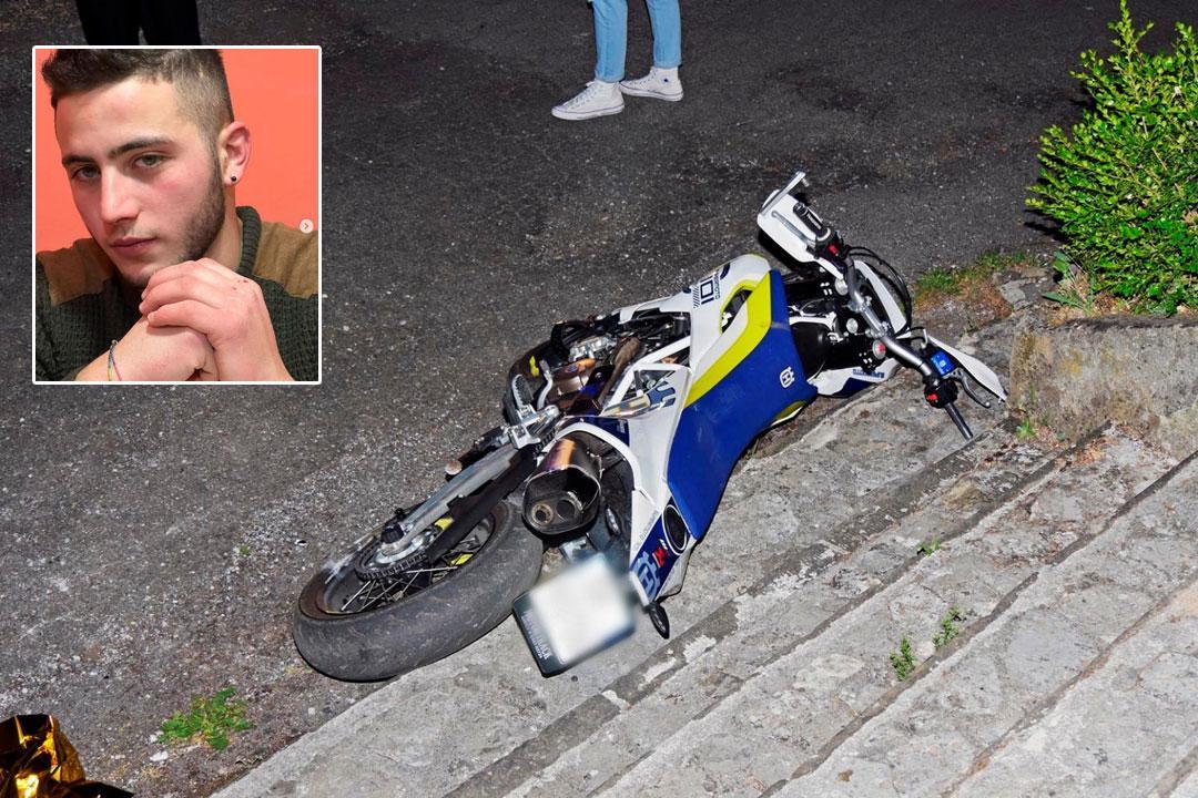 L’impennata finisce in tragedia, muore a 19 anni contro un muro. Le ipotesi dell'incidente