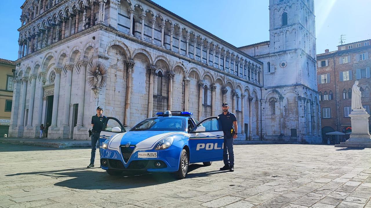 Lucca, trovato con coltelli e catena in una rissa: di nuovo arrestato