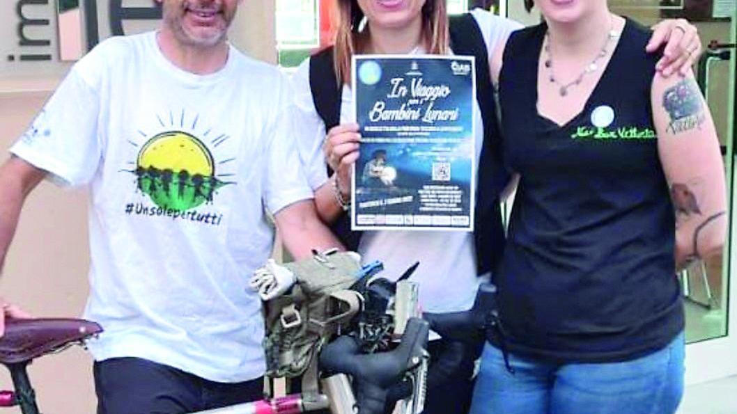 In bicicletta fino a Canterbury per sostenere i "bambini lunari": «Una sfida piena d'amore»