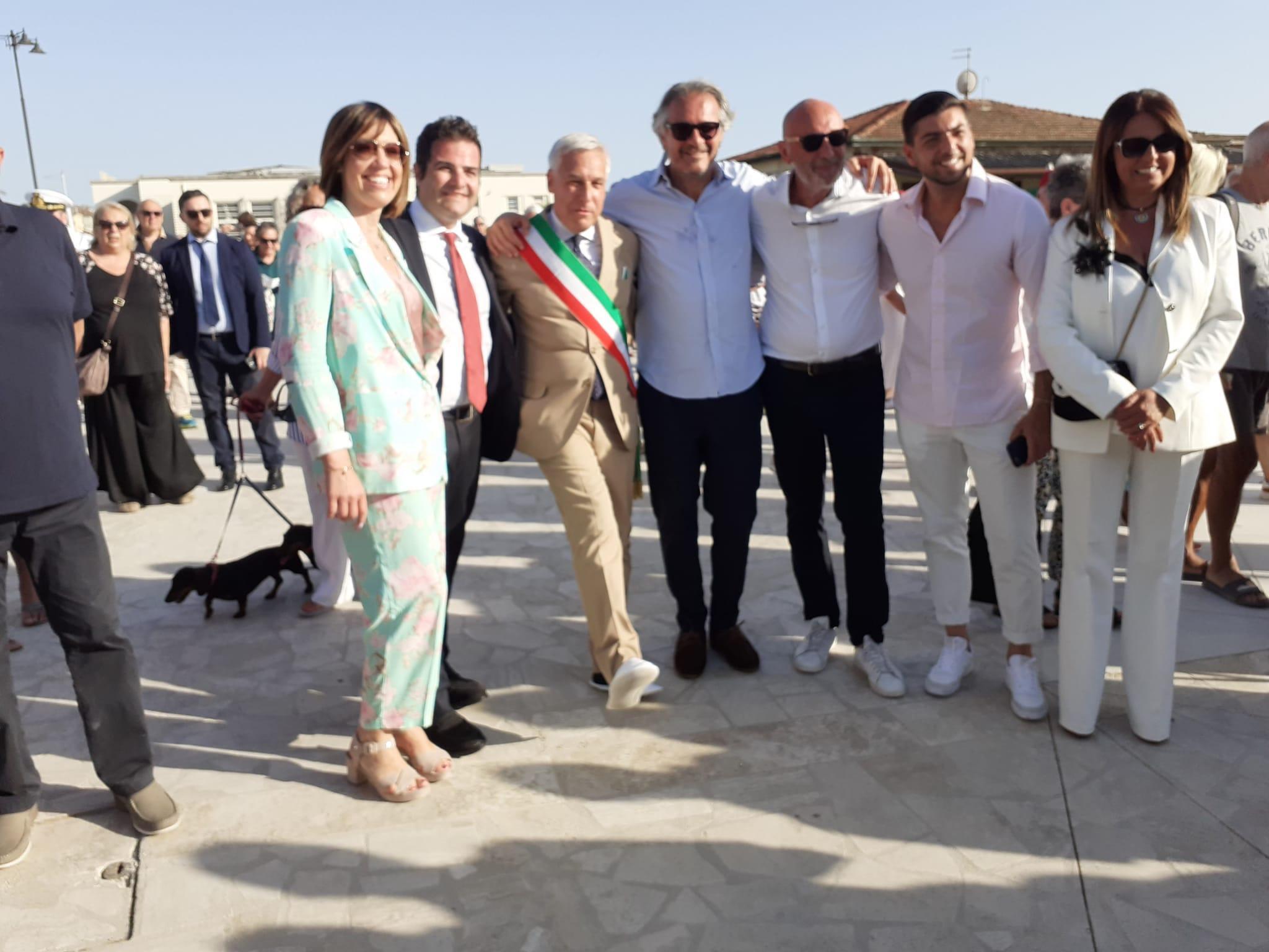 Viareggio, si inaugura la Terrazza della Repubblica: concerto di Malika Ayane, arte e brindisi - Video 