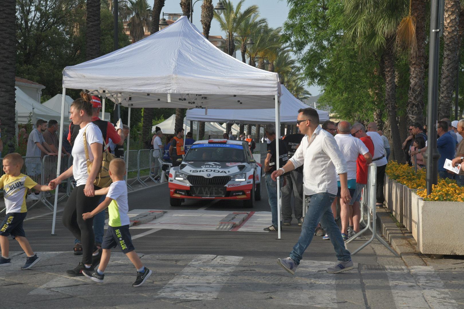 Neuville subito in evidenza nel Rally Sardegna-Italia