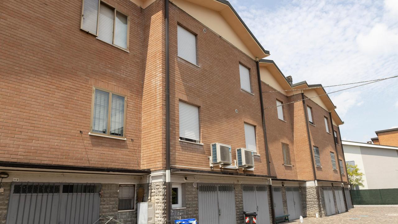 Soliera. Il nonno del piccolo caduto ai vicini di casa: «Mio nipote lotta come un leone»