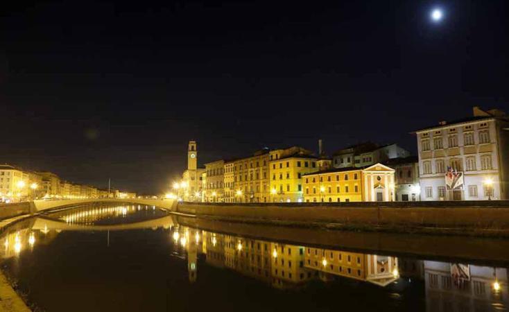 Una notte di violenza sui lungarni, a Pisa