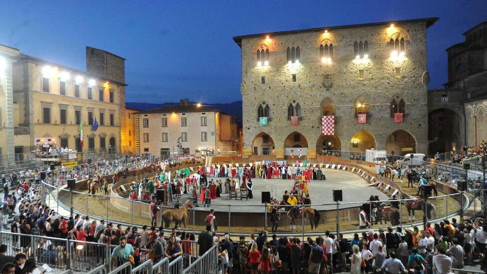 Piazza del Duomo durante la Giostra