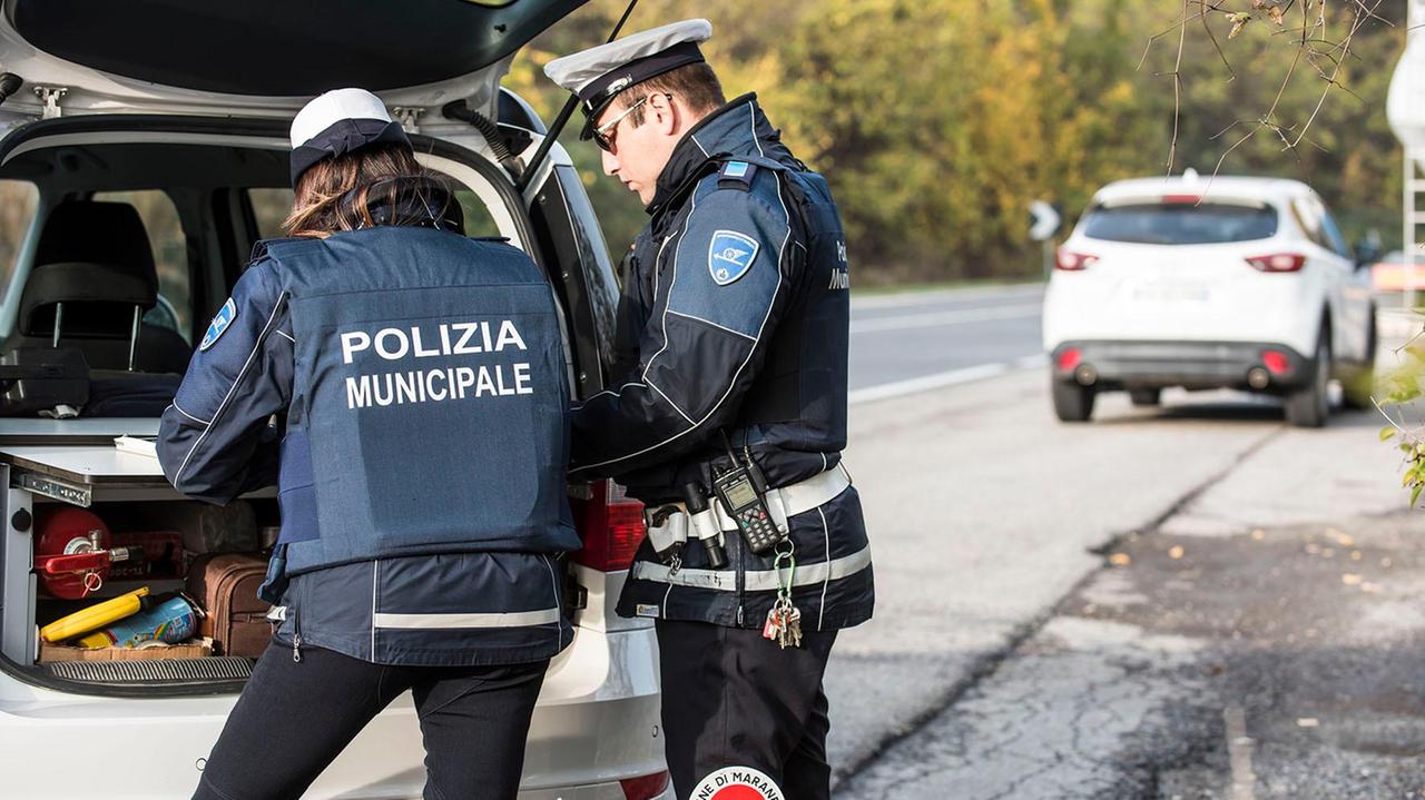Modena, raffica di multe agli automobilisti che "non vedono" i pedoni