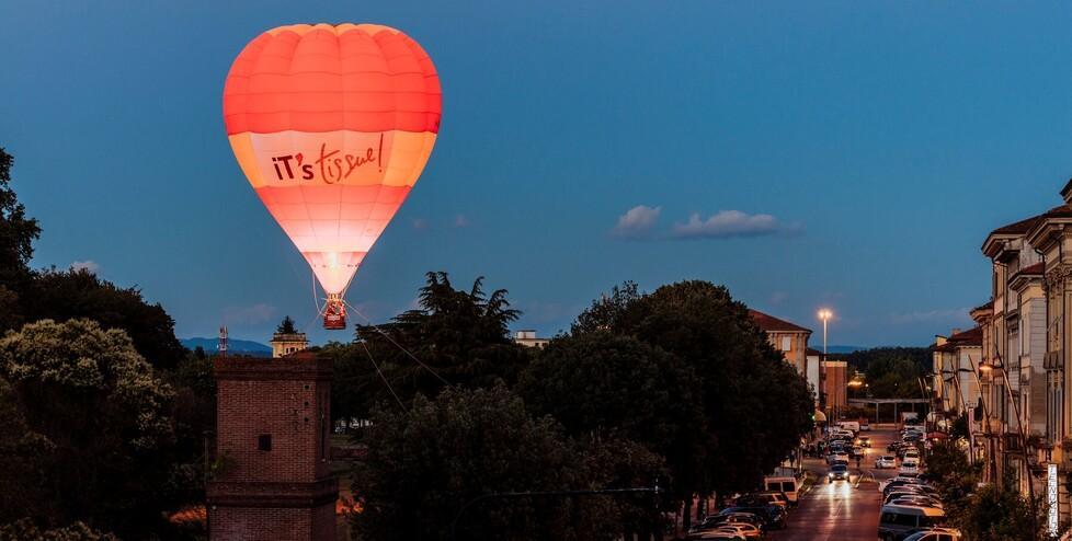 La carta si mette in mostra con il ritorno di It’s Tissue
