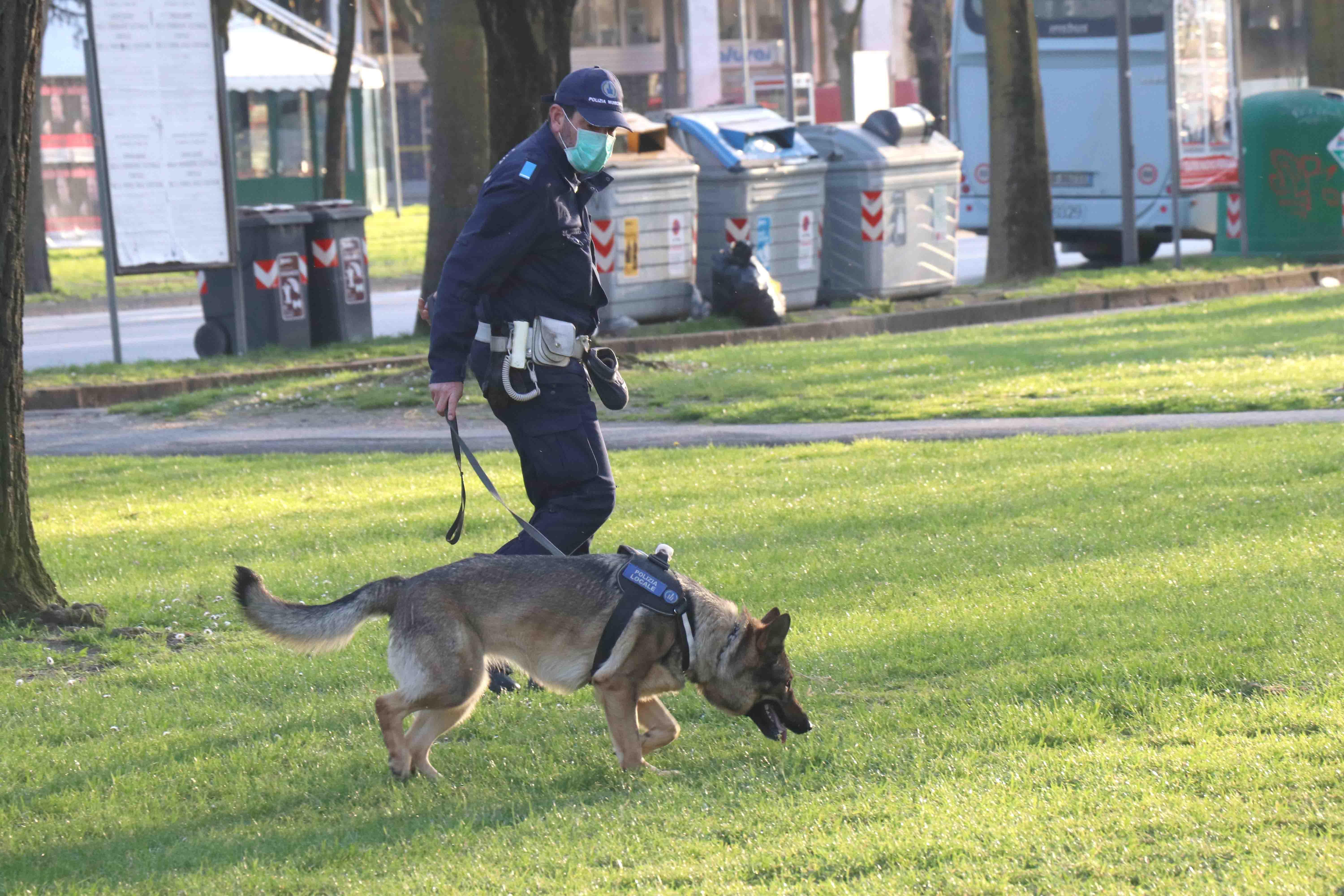 Ferrara, con la droga vicino a una scuola