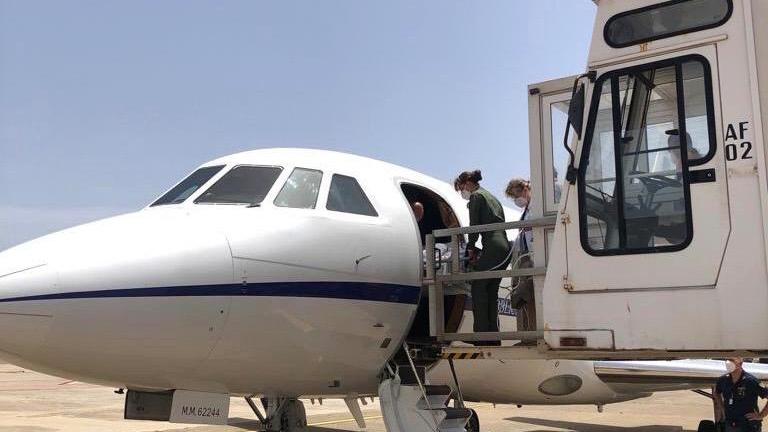 Cagliari, volo salvavita per un neonato