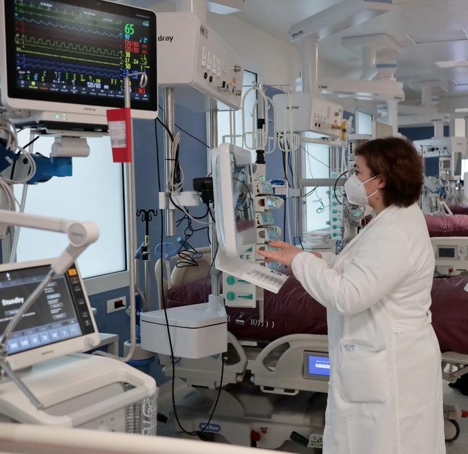 Modena, il direttore dell'igiene pubblica Casaletti: «Vaiolo, massima attenzione» 