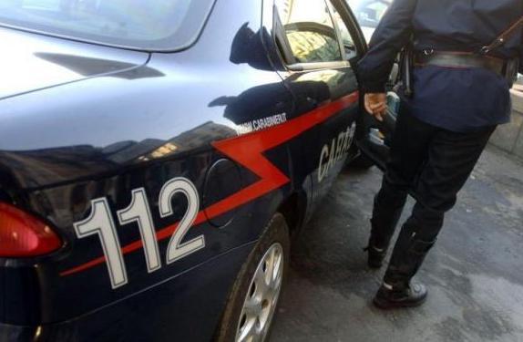 Cagliari, bimbo di 5 anni lasciato solo di notte in casa: denunciata la madre