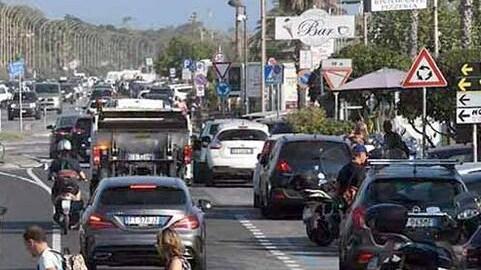 Cambiano le regole della sosta sul litorale massese