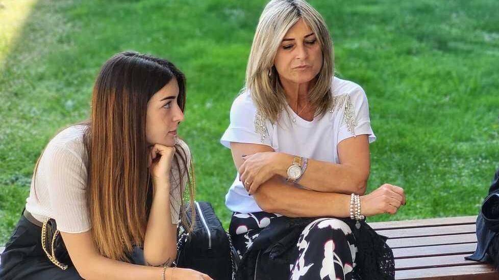Omicidio Ciatti: il dolore di Sara, la sorella di Niccolò: «Vivo, ma piango per mio fratello»