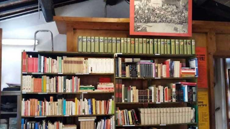 Viareggio, apre al Varignano la biblioteca di quartiere: «Un regalo alla città»