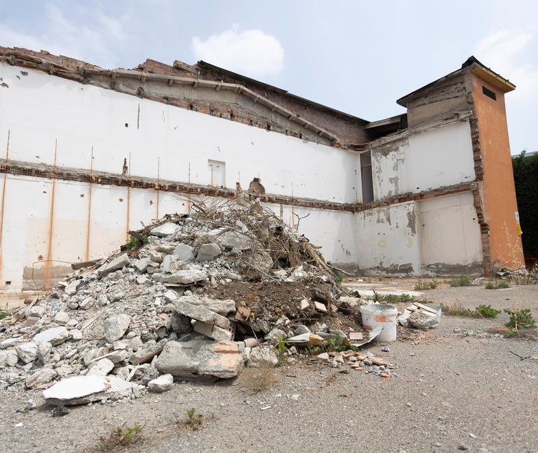 Campogalliano Dopo dieci anni rifiuti industriali e amianto nell’ex ceramica