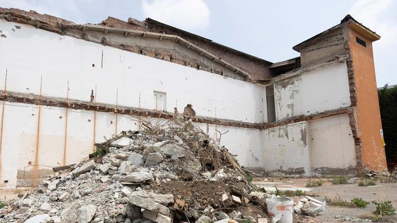 Campogalliano Dopo dieci anni rifiuti industriali e amianto nell’ex ceramica