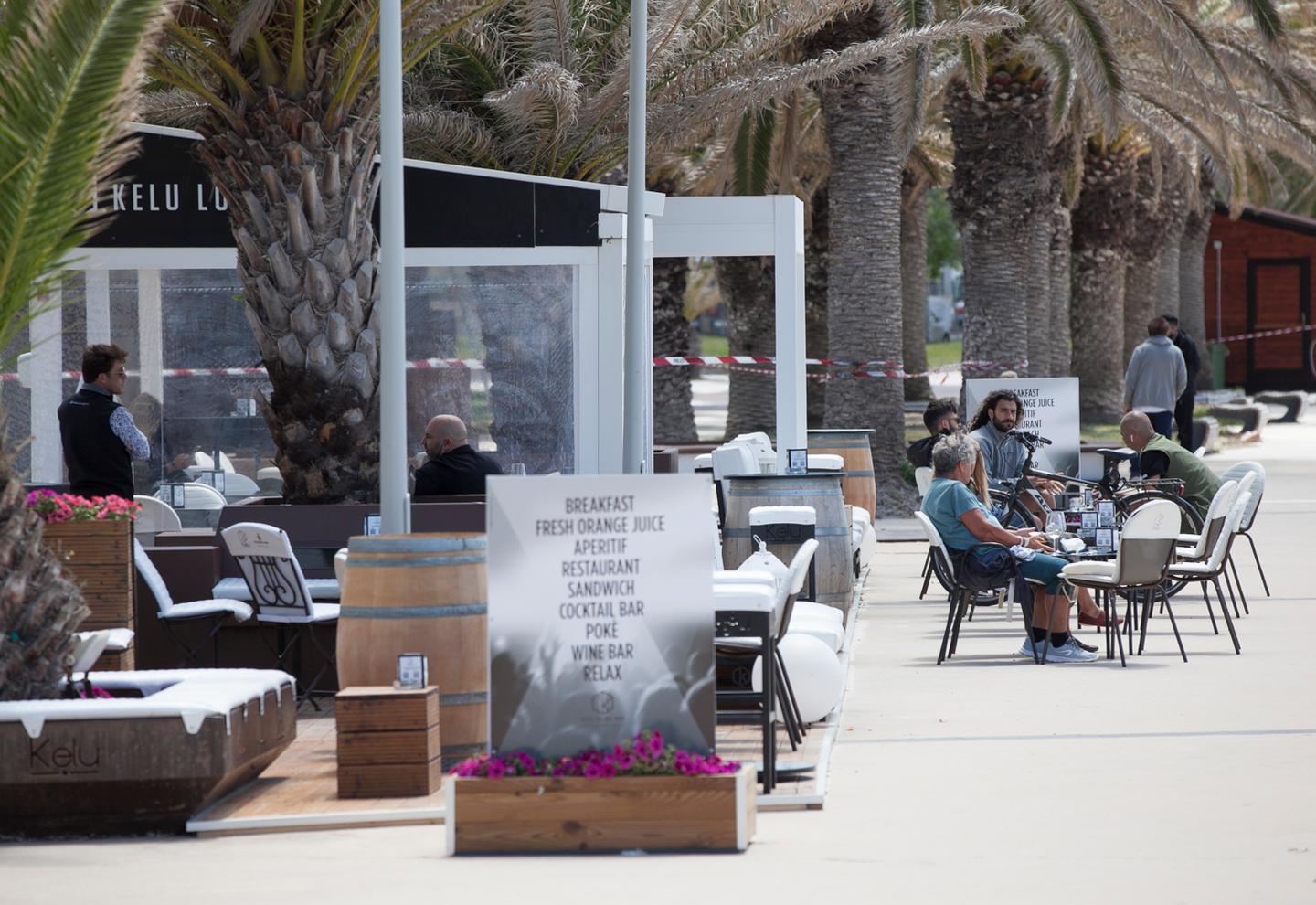 Tassa vacanze e bar, dietro front ad Alghero