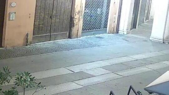Rastrelliere sparite, video “incastra” il responsabile