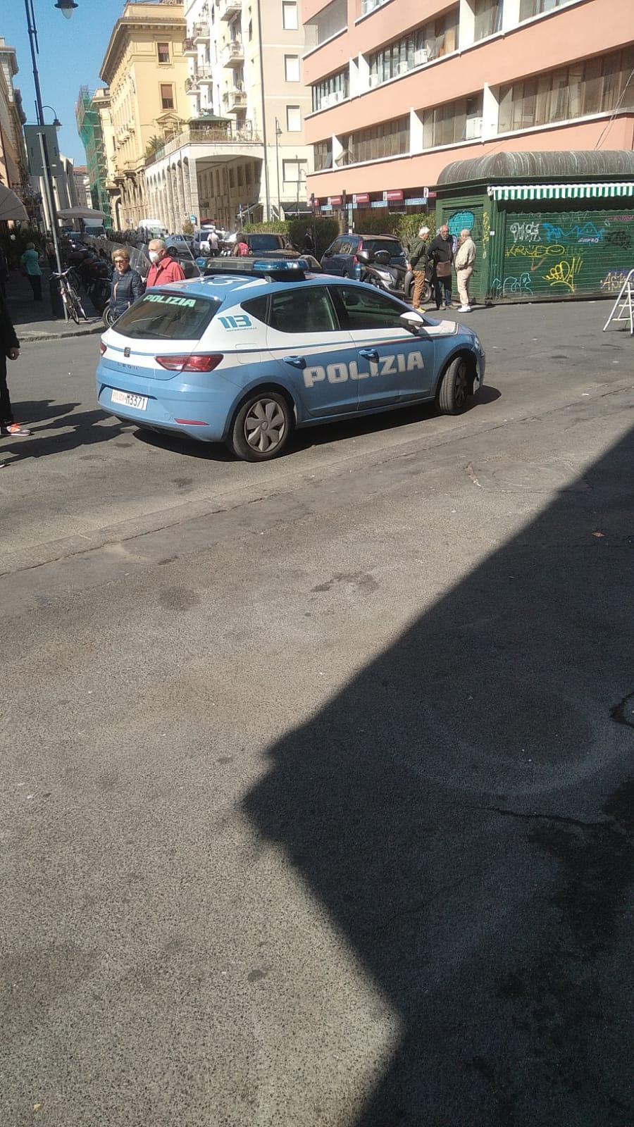 Una volante della polizia
