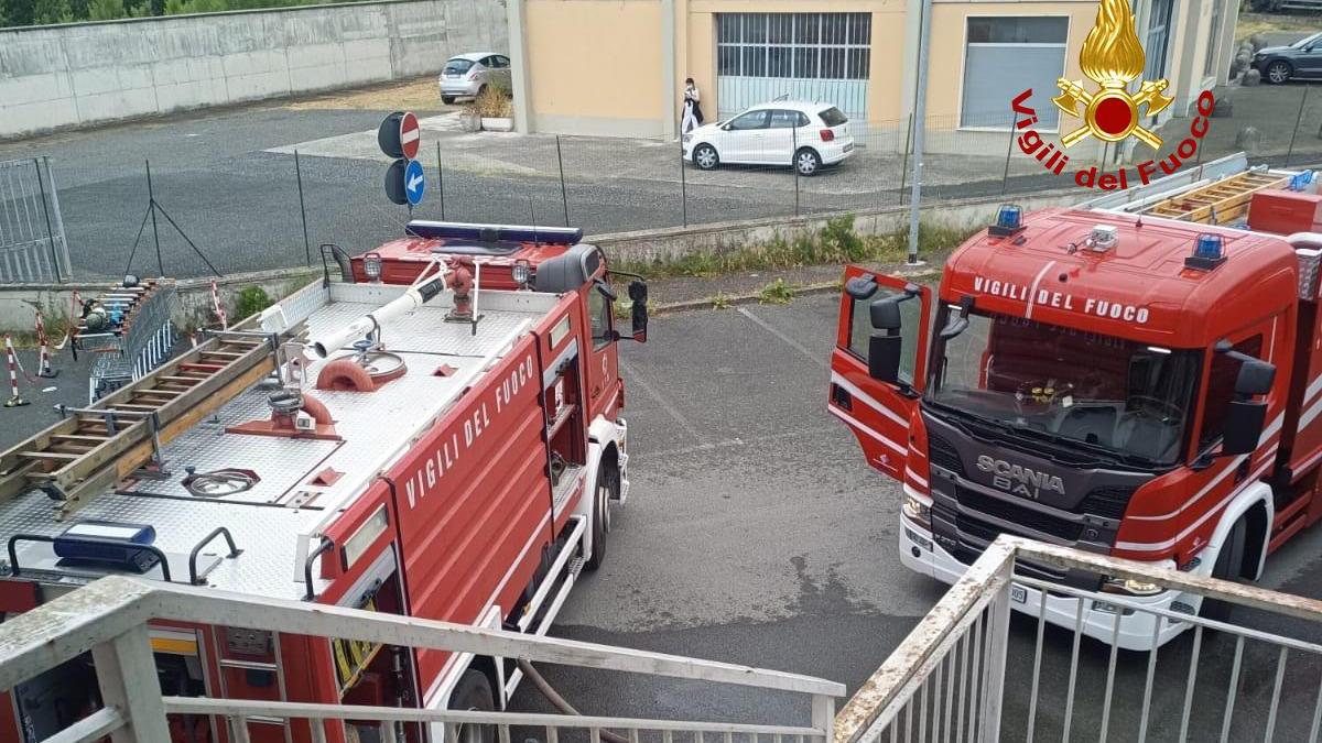 Due mezzi dei vigili del fuoco (foto d'archivio)