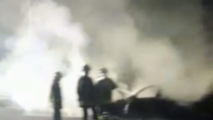 Macchina in fiamme lungo l’Aurelia, paura tra Torre del Lago e Viareggio: salvi gli occupanti