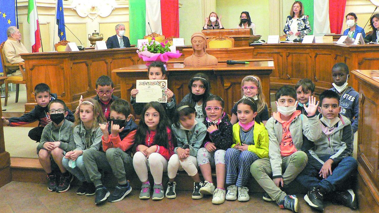 Reggio Emilia, la Società Dante Alighieri premia i vincitori dei concorsi