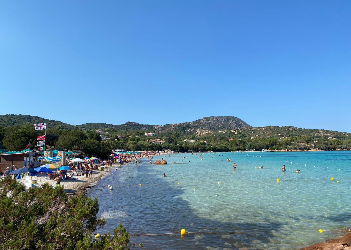 Olbia, strisce blu in spiaggia: nuovo tariffario 