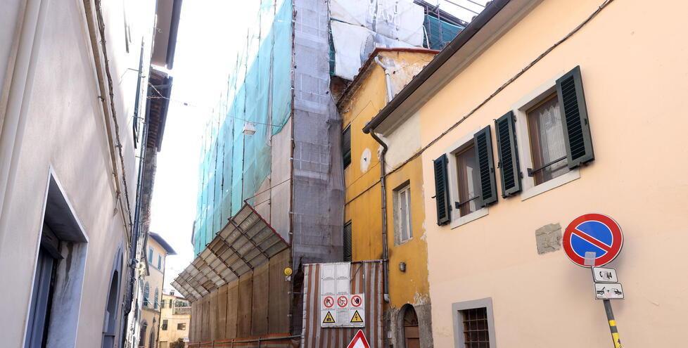 Ponteggio di via Buonfanti, il Tar condanna il Comune di Pistoia