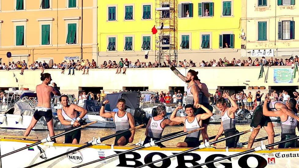 È StraBorgo anche sull’acqua. Trionfo in casa nella Risi’atori