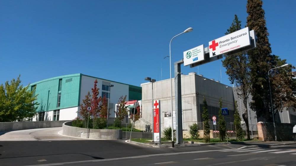 Firenze, troppo stress e in un anno 20 camici bianchi fuggiti dai pronto soccorso: «Ormai nessuno vuole più prestare servizio»