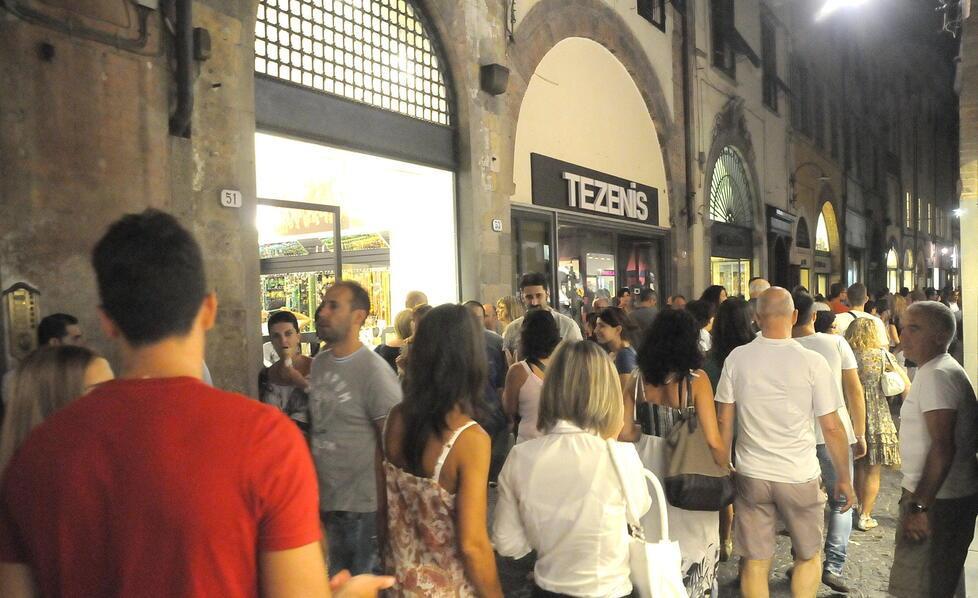 A Lucca quattro giorni di shopping serale 