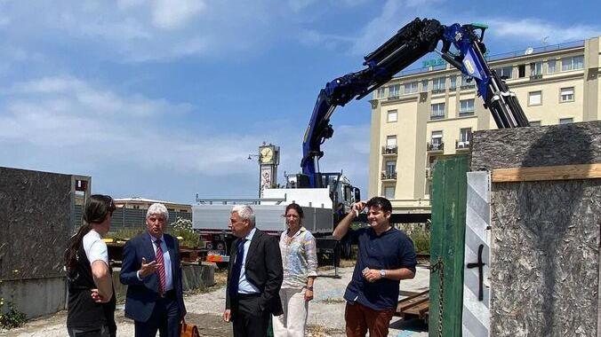 Viareggio, dalle maledizioni a una nuova vita: l’ex Casa del Fascio sarà un parco