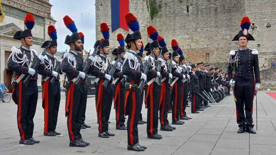 Raddoppiati i controlli nelle aziende di Prato. Sventano un suicidio: chi sono i carabinieri premiati